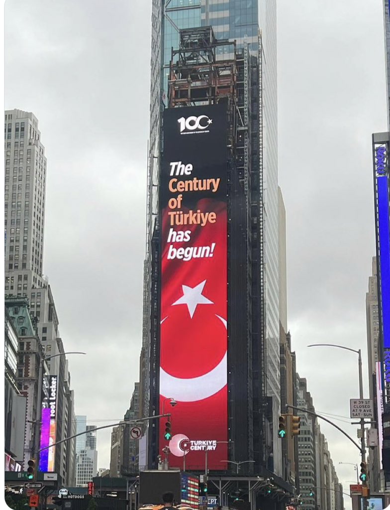 Aysemir_63's tweet photo. Kendin için,ailen için,bu topraklar uğruna can veren şehitler ve kalan gaziler için kıymet ver çalış çabala gerisi mi?
Batıda doğuda arz ve semâda bayrağının dalgalanmasını izle…🇹🇷❤️
#Gaziler
#19Eylül
#timess #Turkiye https://t.co/vIqHv6ilbd