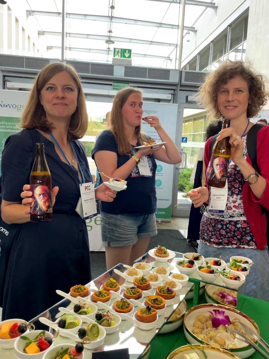 MagdaMigalska's tweet photo. Fun &amp; science &amp; Darwin-themed craft beer (by @AndrzejUrsa) at the #PolishEvolutionaryConference!
It's already the 9th edition - #PEC2023 at @JagiellonianEco - glad to see everyone at my scientific home :) https://t.co/jFWmKzILwx