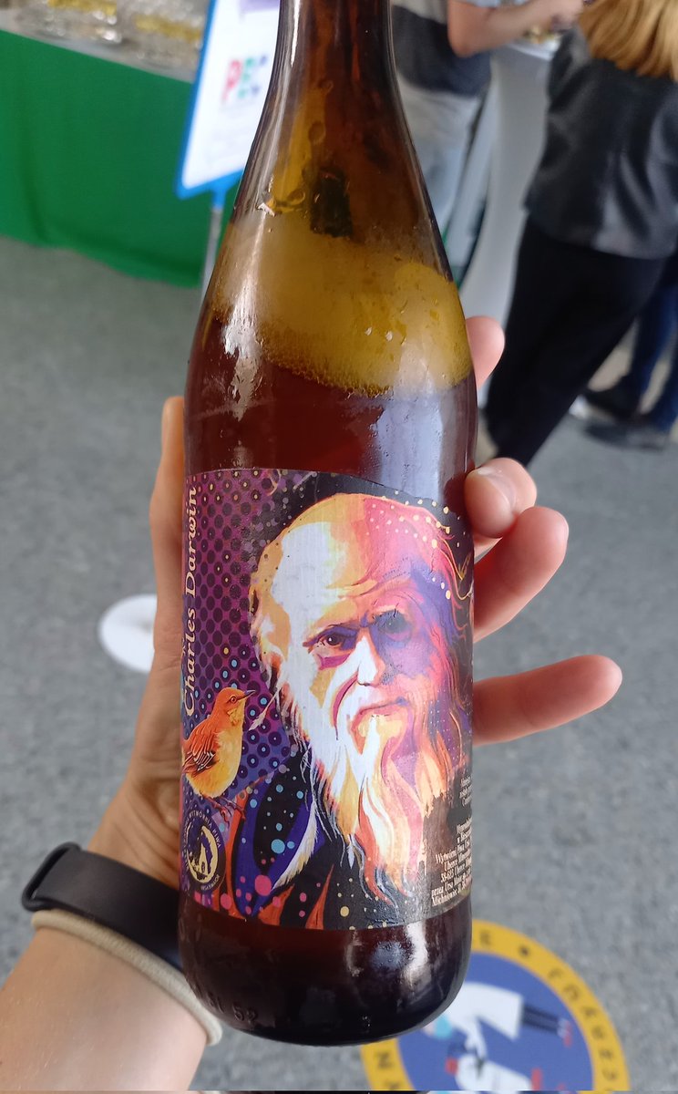MagdaMigalska's tweet photo. Fun &amp; science &amp; Darwin-themed craft beer (by @AndrzejUrsa) at the #PolishEvolutionaryConference!
It's already the 9th edition - #PEC2023 at @JagiellonianEco - glad to see everyone at my scientific home :) https://t.co/jFWmKzILwx