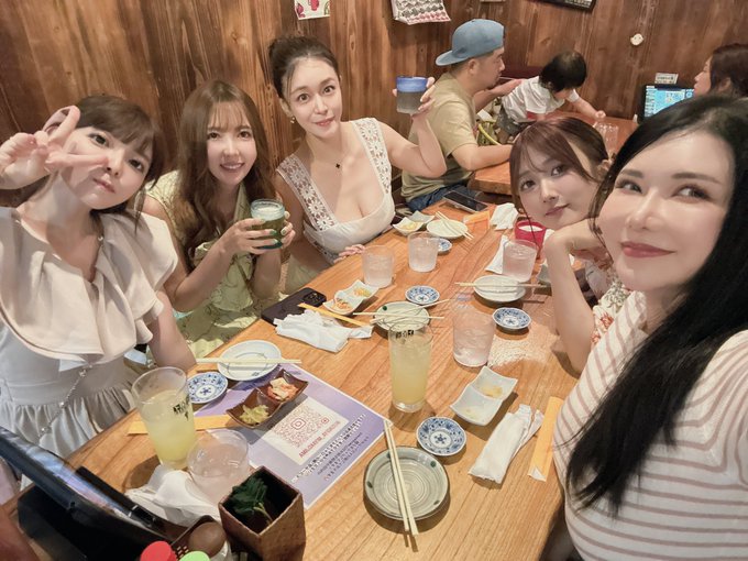 4 pic. "うさぎやさん"の歌とご飯最高によかった！明日も楽しみ✨✨　#宮古島 https://t.co/qIEjbjEr9S