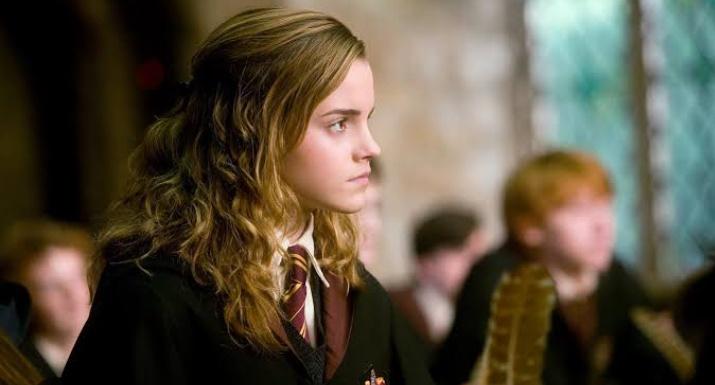 #HappyBirthdayHermioneGranger . We #HP fans won't ever forget you. 
What makes #hermoinegranger more attractive?
It's her brain and books in her hands 😅
#potterfans #HarryPotter