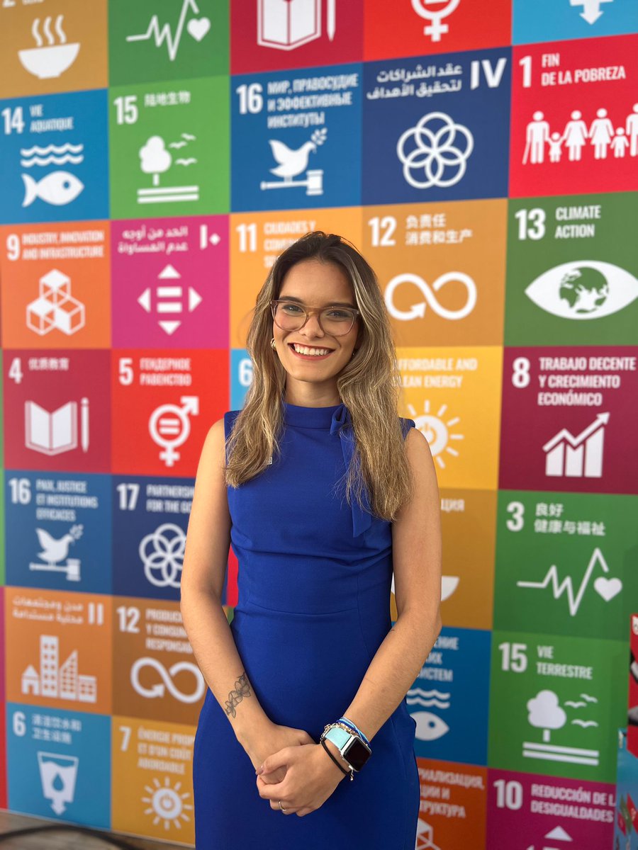 AdrianaElizaF's tweet photo. Yesterday, today and always #WithRefugess #ConLosRefugiados

Being at UNGA was such a pleasure.

@AcnurMexico 
@Refugees 
@UNHCR_Education https://t.co/vaTX3f6ofI