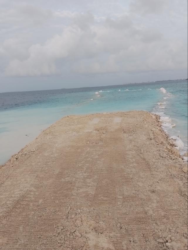boating_mv's tweet photo. Development of Dhiyaneru Lagoon designated for boats continues #nbam #liveaboard #maldives #Boatingmv #dhiyaneru https://t.co/8wQd7uFC06