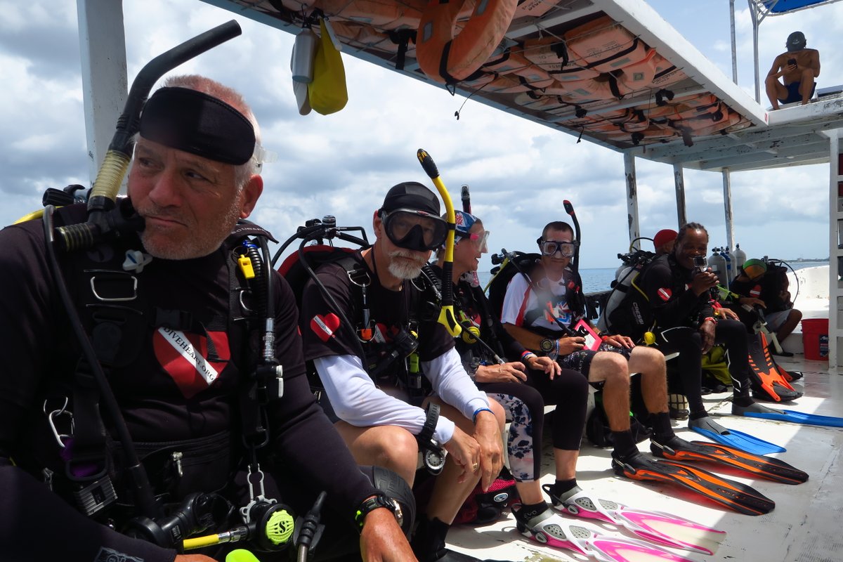 Adaptive Divers and Dive Buddies geared up and ready to dive! 🤿 loom.ly/q8AzDAo #traveltuesday #scubadivers #adaptivesports #disabilityinclusion #accessibility