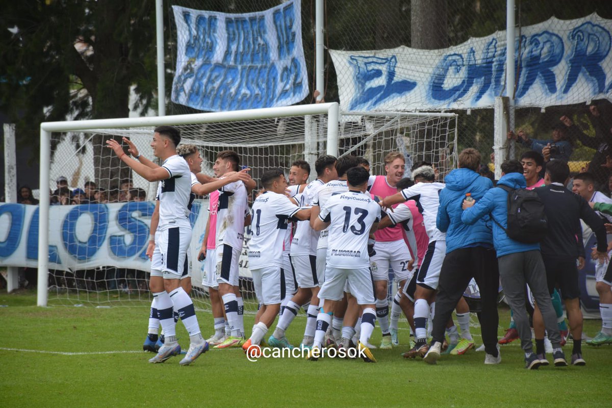 #ClásicoPlatense #Reserva | Algunas fotos del festejo tripero.
#GELP 2-0 #EDLP