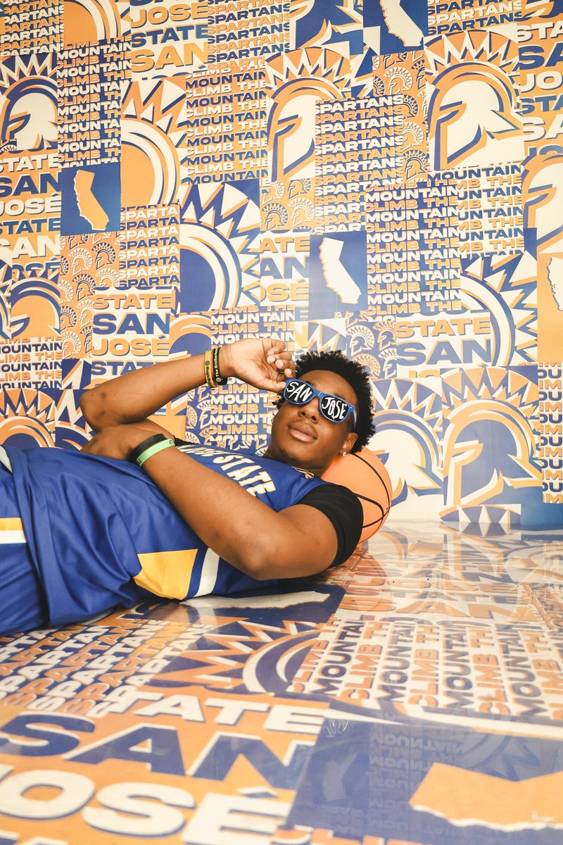 Compton_Magic's tweet photo. Jermaine Washington Jr. @RanchoVHoops
Committed: San Jose State
@jermainejr0 💙💛 #TopPG
Let’s Work!
📸 @niquedunning
@SanJoseStateMBB @Gsloyalty https://t.co/8fne8FkLab