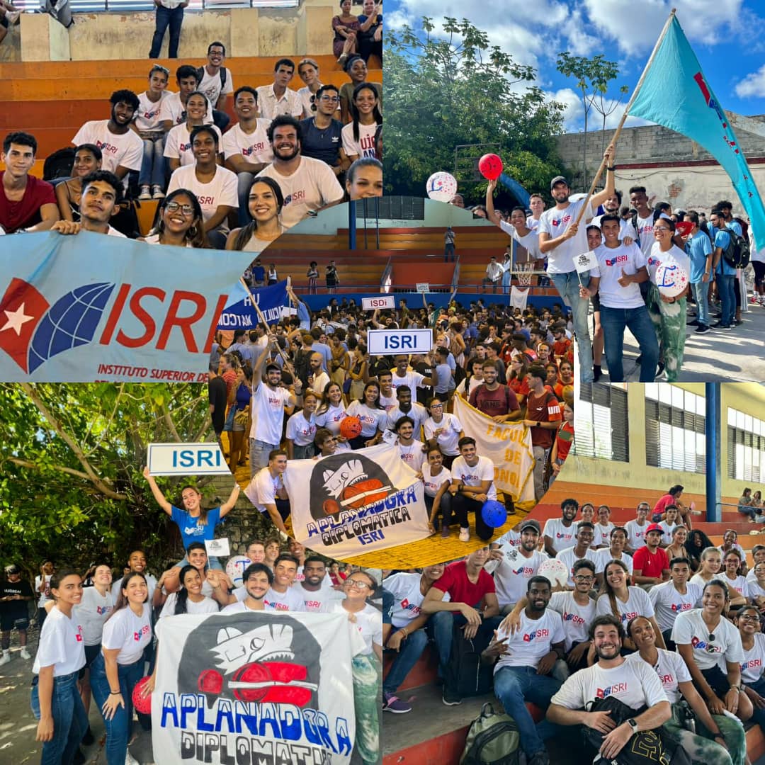 🥇Cargada de emoción 😁 y de entusiasmo la <a href="/DiploAplanadora/">Aplanadora🏅Diplomática</a>  desfiló ayer en el tabloncillo del Seder 😎. 
 
Nuestros bellum deportistas 🧡 <a href="/CristianJS27/">Cristian</a>, <a href="/Jean_Osorio17/">𝐉𝐞𝐚𝐧 𝐎𝐬𝐨𝐫𝐢𝐨</a> y <a href="/rodri02/">rodrigo123r(🎮,🟢)odrigo</a> se hicieron sentir ❤💙🤍