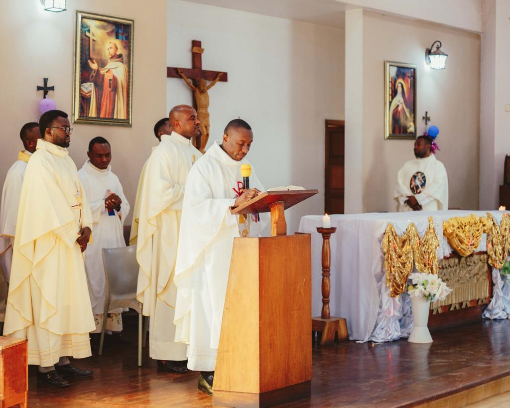 It seems every group has blessed the TL with JPEGs except my beloved Catholics.

Dear Catholics, kindly shower us with joyful, glorious, and luminous JPEGs❤️.