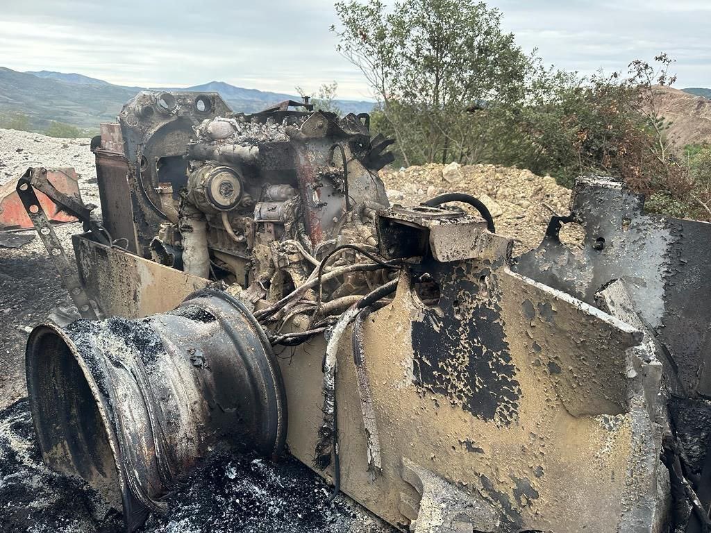 <a href="/LeoDochertyUK/">Leo Docherty</a> Mr Minister, these are photographs of a car that was blown up by an Armenian anti-tank mine this morning. I won't post horrific photos of human parts lying around the area of ​​the explosion, but you get the idea. As a result of #ArmenianTerrorism in Azerbaijan, 9 innocent people