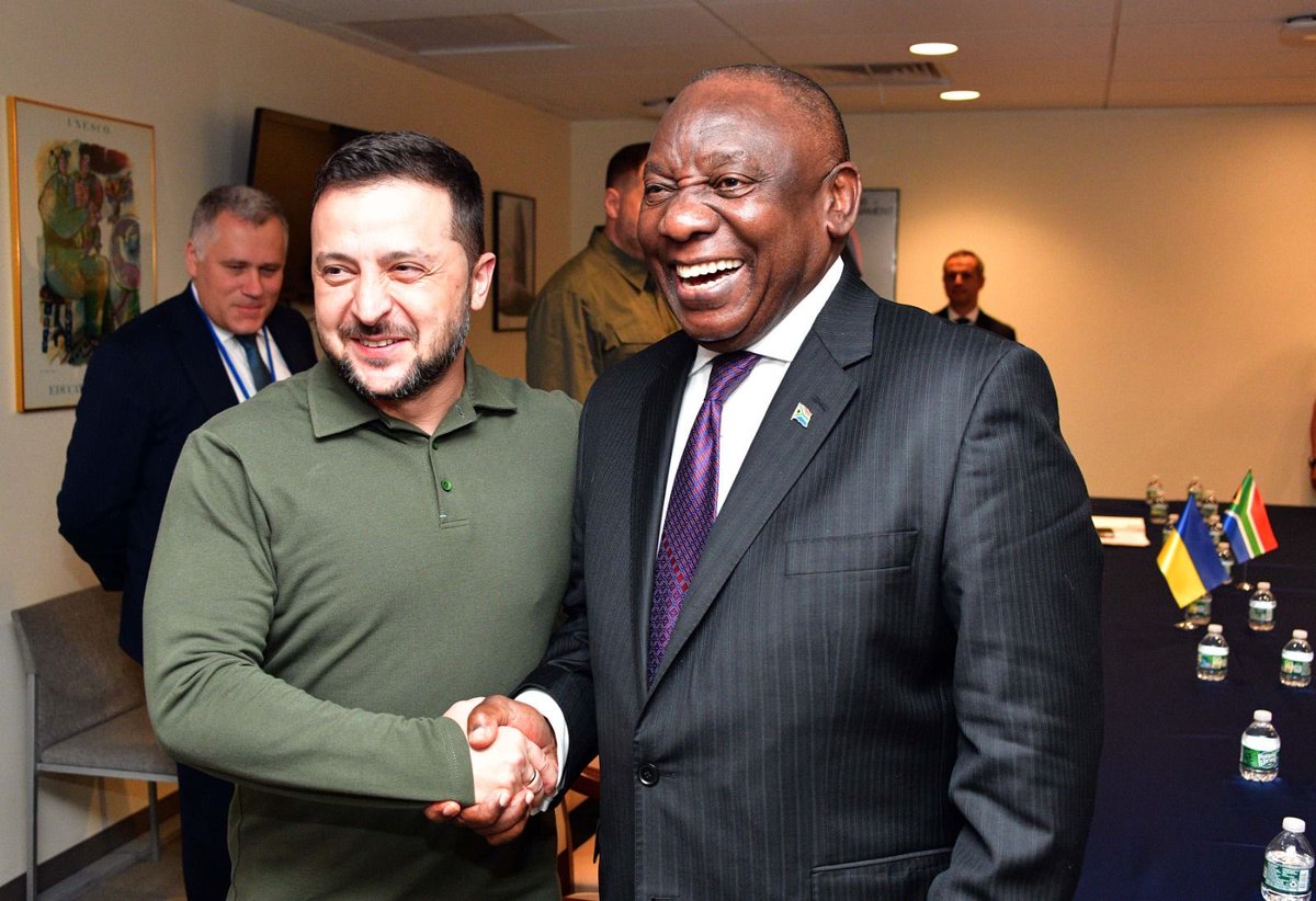 President Cyril Ramaphosa meets with ⁦@ZelenskyyUa⁩ .#sabcnews ⁦@PresidencyZA⁩ ⁦@PresidencyZA⁩ ⁦@GCISMedia⁩ .