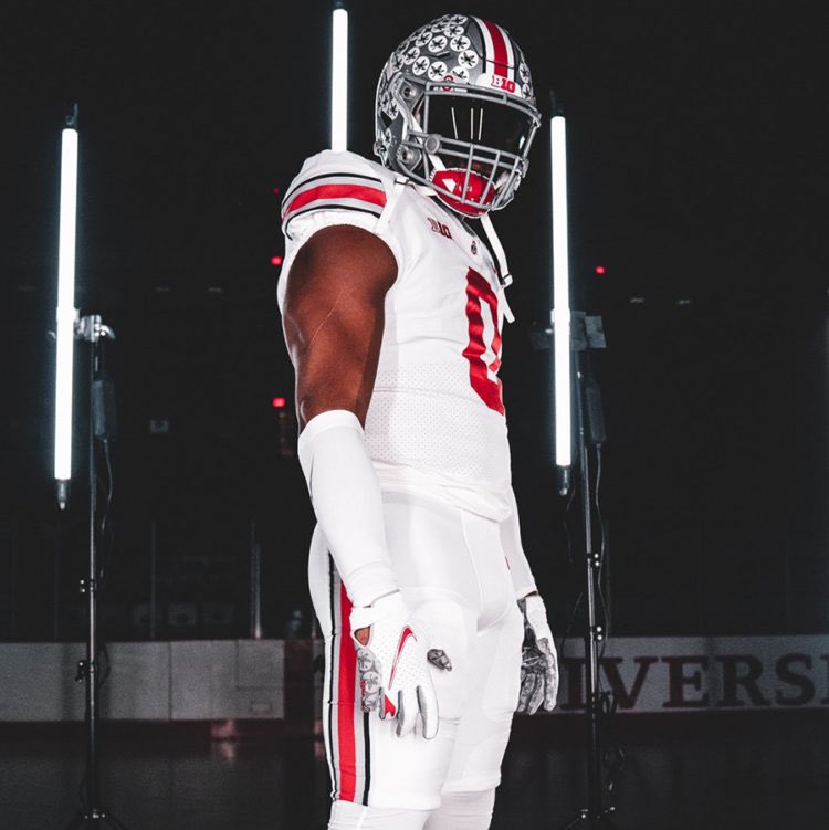 IknowThings19's tweet photo. Alright buckeye nation. We are at the ND game. It’s time to once again go viral to get @ryandaytime to come out in the ALL WHITES ❄️. The Drip will be too crazy. ND will be in all green let’s get it done! LIKE AND RT! https://t.co/wWj4dm7OTu