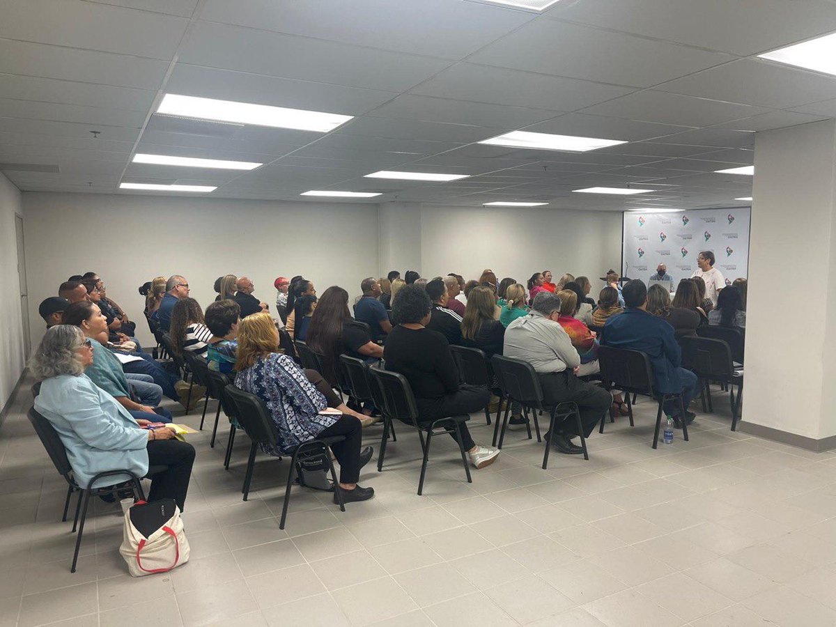 ¡Promoviendo valores a través del deporte! 🏅🤝 Seguimos con nuestros talleres del Programa #DeporteSinViolencia en colaboración con <a href="/OATRH/">OATRH</a> y la representante <a href="/WandaDistrito38/">Wanda Del Valle</a>, llevando enseñanzas sobre los valores del deporte a empleados gubernamentales.