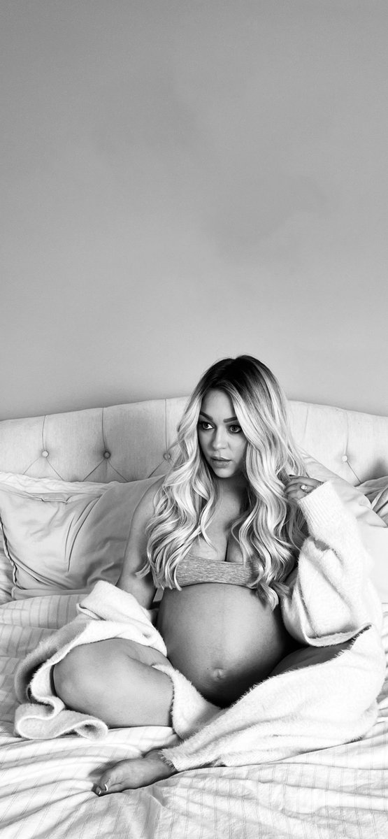 LeahDaryl's tweet photo. 40 weeks of growing you, happy due date little one 🤍✨ https://t.co/Ts33TSa70A