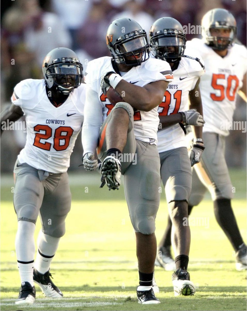 Malcolm63573618's tweet photo. #AGTG I am thankful for the great conversation I had with  @DJLinton2. I am truly humbled and blessed to say I have received an offer from OKLAHOMA STATE🧡🖤 https://t.co/wkpUAvr1Kn