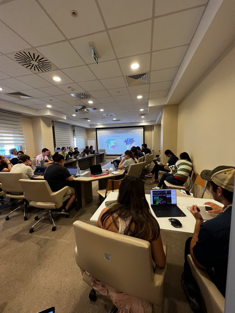 beyzakaynarca_'s tweet photo. @sokrypton @arneelof @RosarioValenti0 @teernabhattu @DrReynolds93 @EMBO In today's last hands-on section, directed by @jessica_compbio , we focused on analyzing protein-protein interactions by combining structural data and evolutionary information using Colabfold💻.Thanks to Jessica for her immersive and illuminating lead. ✨ https://t.co/0M0ykjvHrm