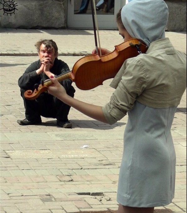 آخر جملة وجودية يلقيها الإنسان على العالم قبل رحيله :

  لم اعش نفسي 
لم تكن هذه الحياة تستحق كل تلك التنازلات ، في كل مرة كنت  اتنازل - كنت ابتعد فيها عن نفسي و اقترب فيها إلى الاغتراب والوحدة 

أولئك الذين يعيشون أنفسهم هم من يموتون ، الغرباء يبتلعهم النسيان