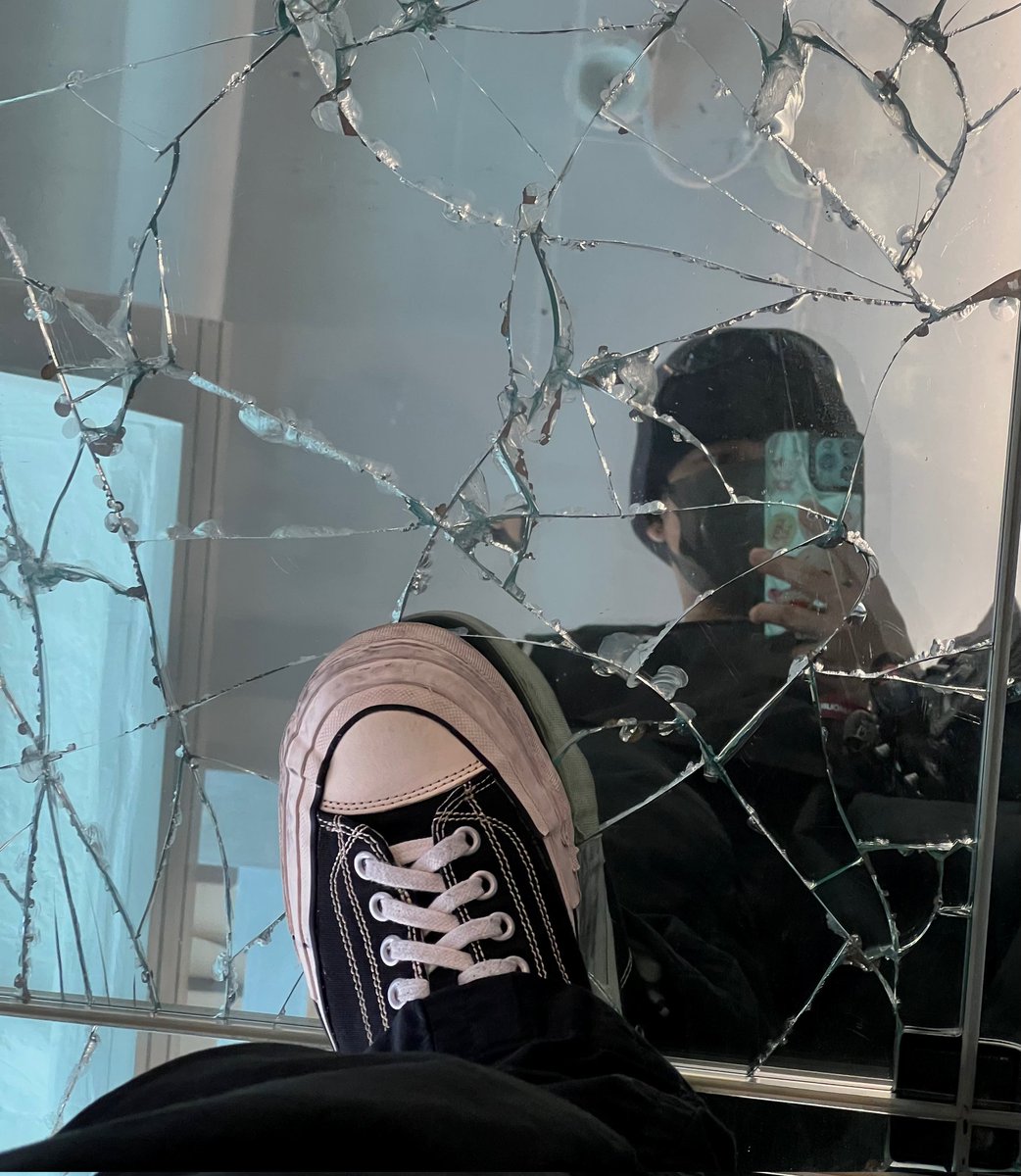 _hourlyjihoon's tweet photo. 230920 WV 📸 #JIHOON #지훈 #ジフン #트레저 https://t.co/0HVqArbRCD