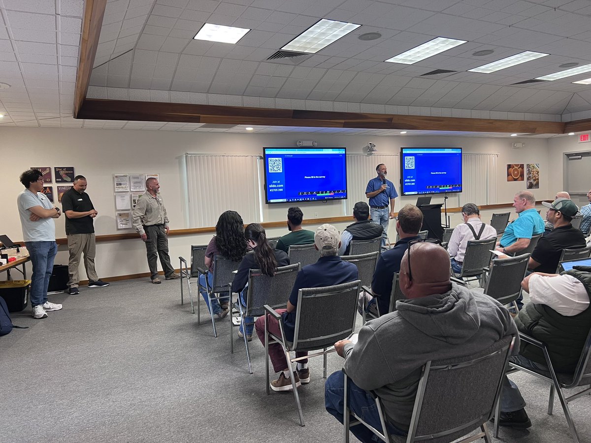 Happening now. Extension and Outreach at <a href="/UCLREC/">UC ANR Lindcove REC</a> Sap Sucking Insects and Ant Management!!