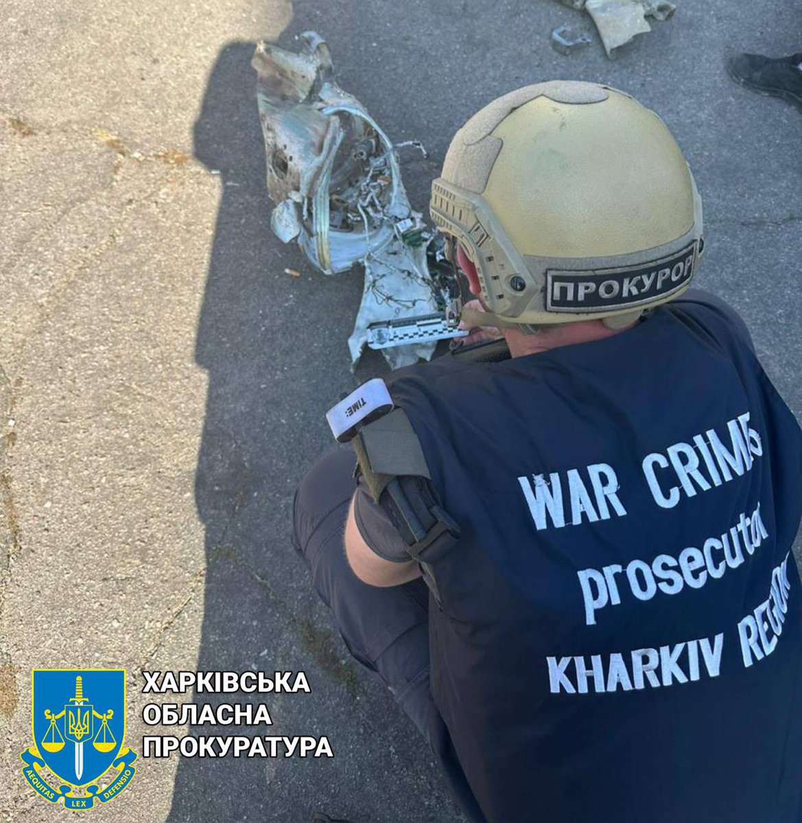IrynaVoichuk's tweet photo. A russian missile attack on Kupiansk, Kharkiv Oblast, struck a car of volunteers who were evacuating local residents. Six people died on the spot. Just tell me, will this be covered in the Western media?
📷 Prosecutor's Office of Kharkiv Oblast https://t.co/Q7opVKbYVV