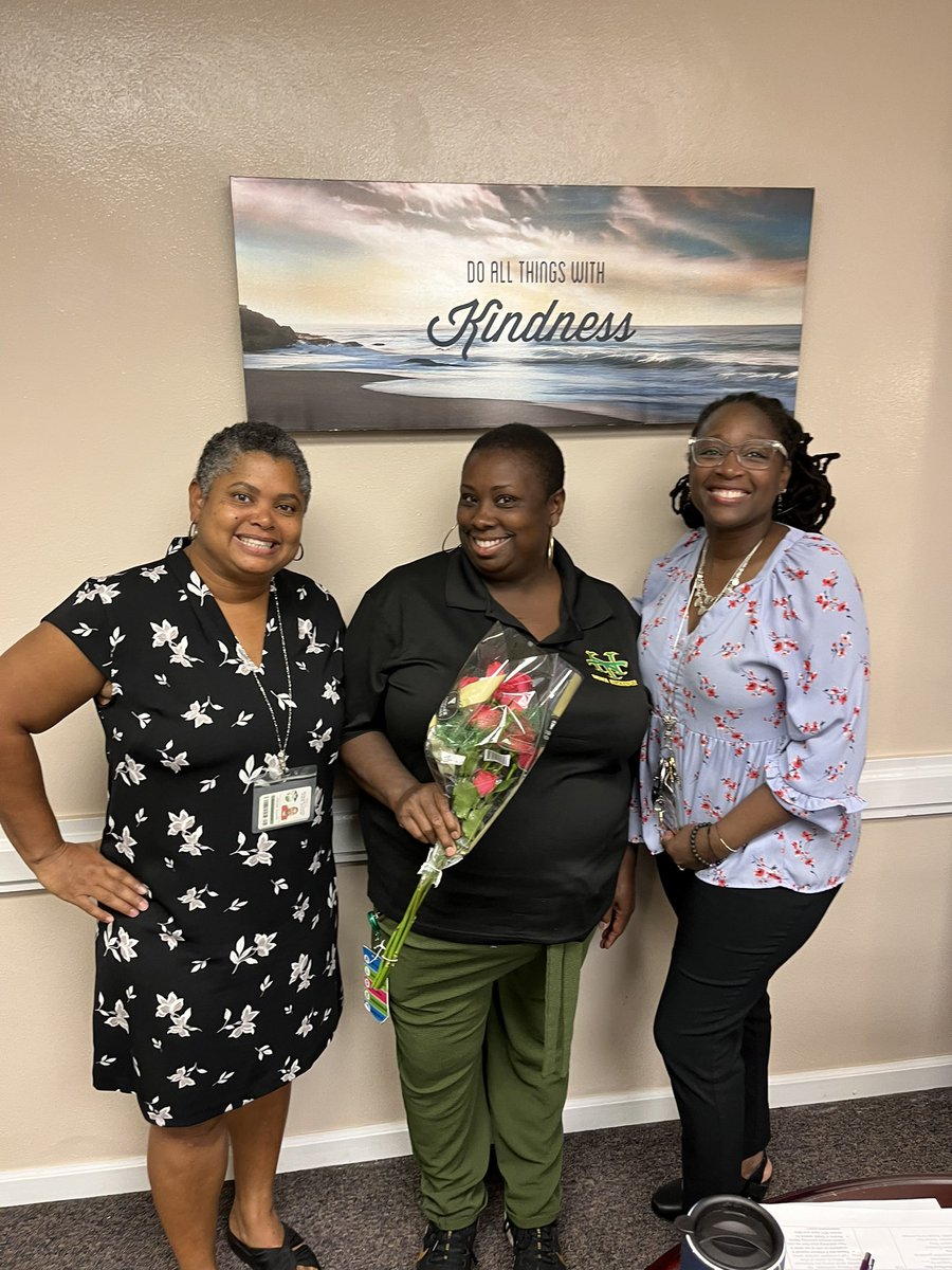 Nova Eisenhower tweet media