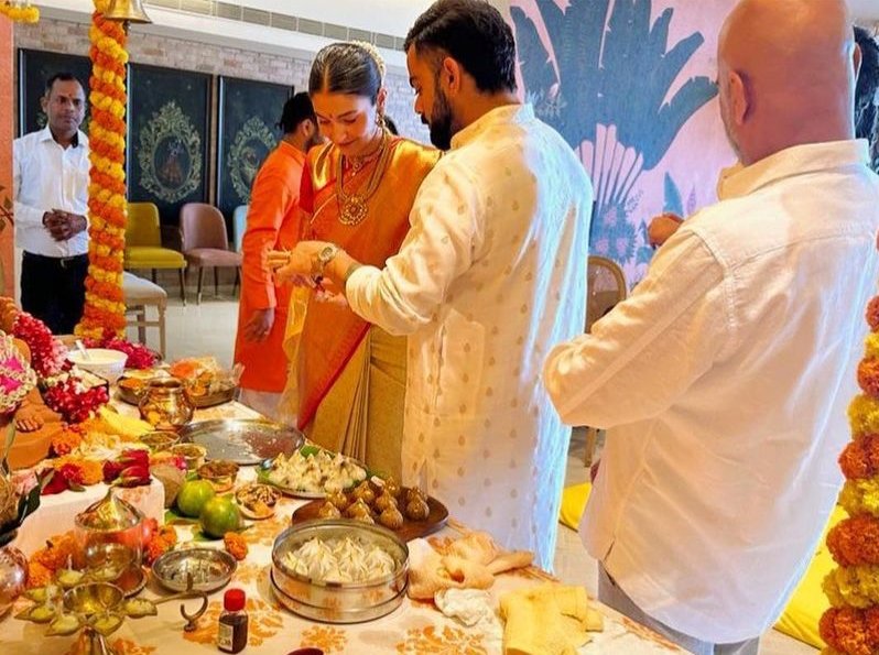 it is always "I'm not pooja paath types" bf and "i will make him believe in god" gf 🫶🏻🧿