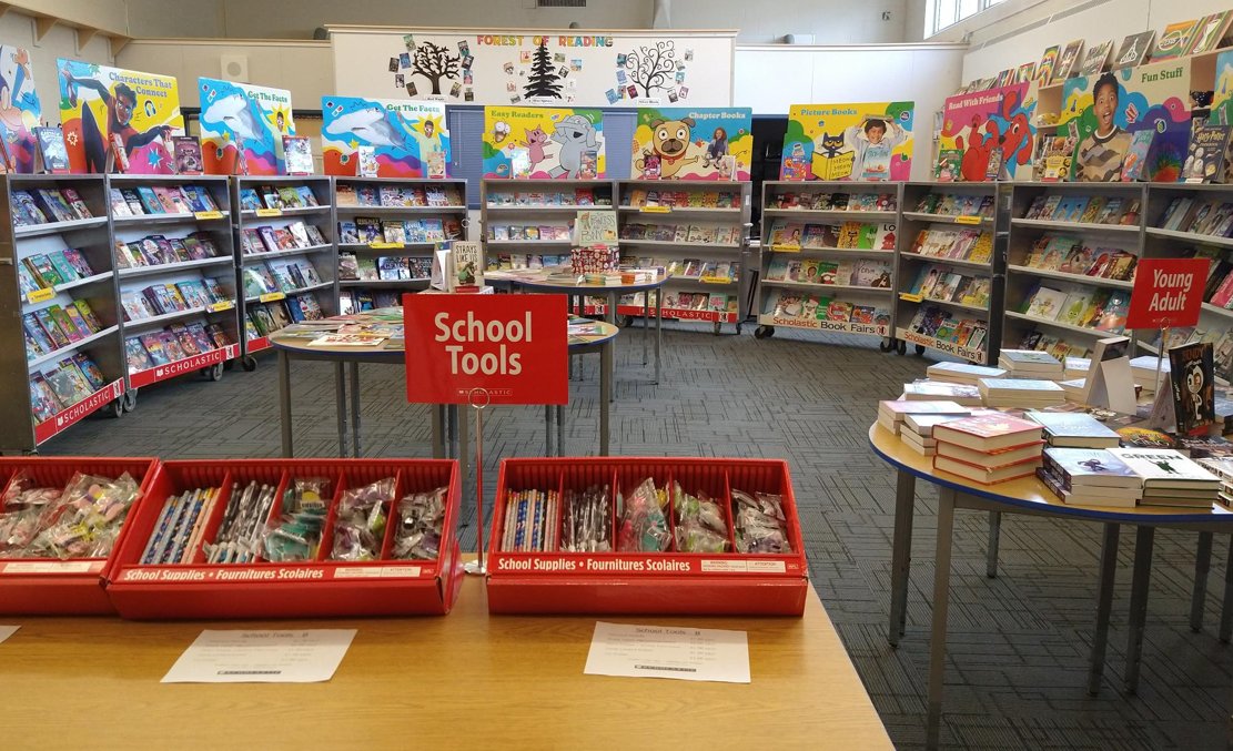 StAnneCLibrary's tweet photo. @stannephoenix Come out tonight and Meet the Staff.  While you're here, stop by the library and visit the Book Fair.  Don't forget to fill out a ballet to win $50 in free books. https://t.co/W6tQ9shmf5
