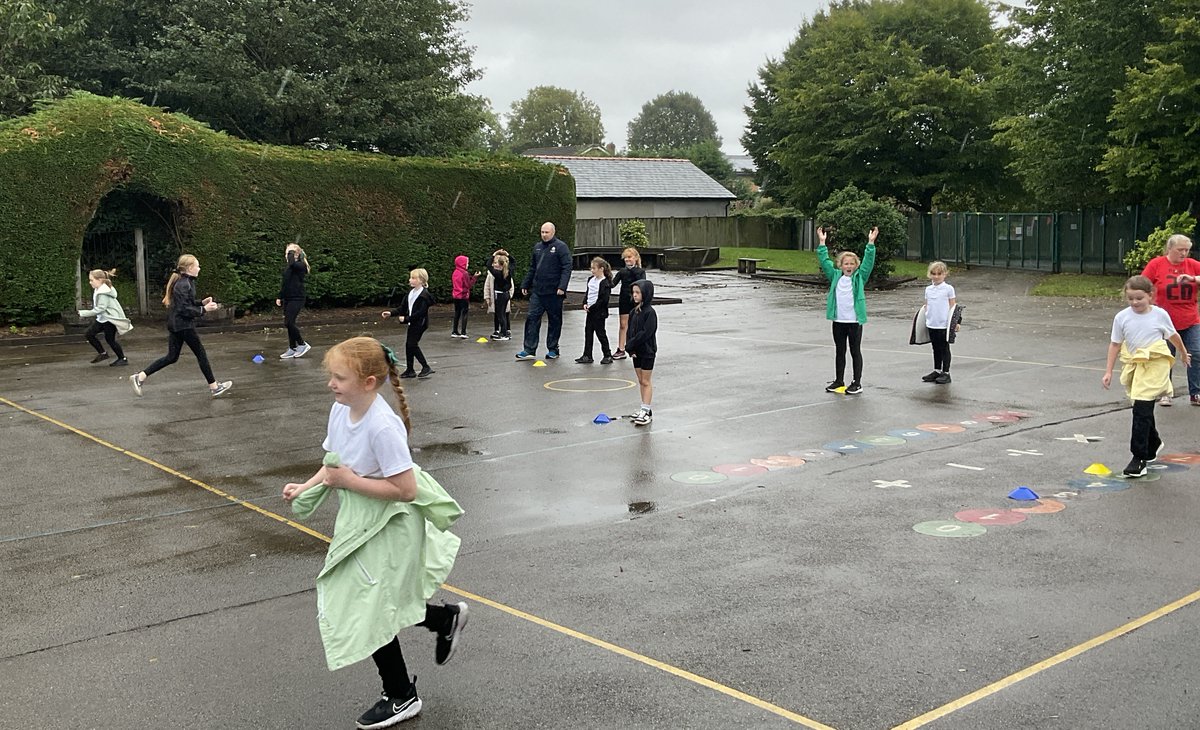 EcclaneendsPE tweet media