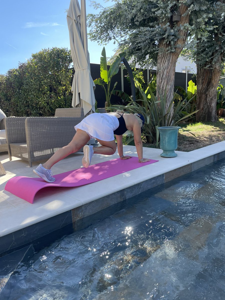MP_Coaching's tweet photo. Coaching à domicile 🏡 🏋️‍♀️ ☀️ 

Du sport, des efforts et de la bonne humeur 👌

Training VALIDÉ ✅ 💯 

Bienvenue dans la Team Marie 

🔗 https://t.co/Z3Cy9m7onU

#coachingsportif #entrainement #coachadomicile #coachingenexterieur #coachingadistance #remiseenforme #perdredupoids https://t.co/lWFSdZXMx7