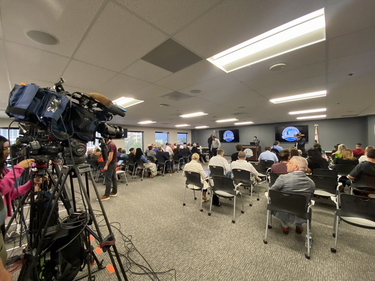 Standing by with <a href="/kcranews/">kcranews</a> for a press conference with Sacramento County District Attorney Thien Ho. His team says he will announce “next steps after the 30-day legal notice to the City of Sacramento to address unhoused encampments.” 

This 🧵 will have updates ⤵️