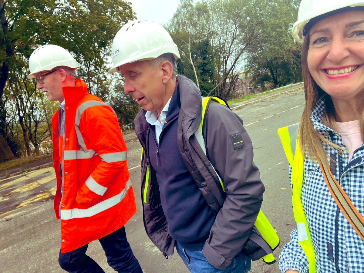 Janethomson01's tweet photo. Here we are at our Benthall Grange development, the former Ironbridge Powerstation site today talking all things community, bridges, buildings &amp; brownfield remediation.  Look at that view! 
@HarworthGroup https://t.co/rcADPYCZIi