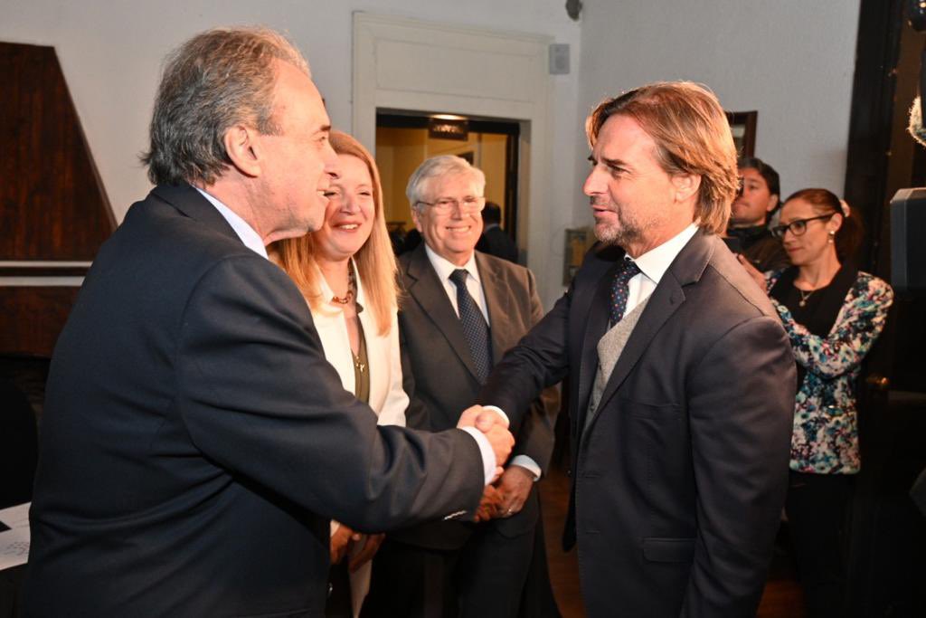 MonzeglioRemo's tweet photo. En la Cena de la Cámara Uruguaya de Turismo CAMTUR por el del día Mundial del Turismo que se festeja mañana 27 de Setiembre. El slogan de este año es “Turismo e inversiones verdes” . Uruguay está 18 como Destino Sostenible a nivel mundial !! 🇺🇾🍀 https://t.co/ArGCQpfwVp