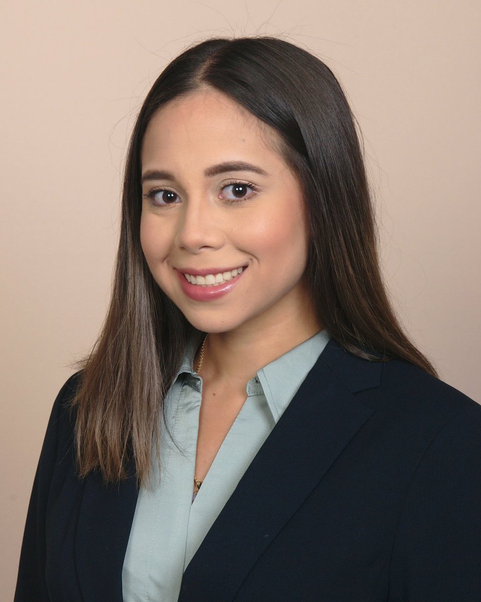 My turn now! Hello #medtwitter! My name is Karem Thomas. Proud 🇻🇪Venezuelan IMG. Applying to #OBGYN for #Match2024.

Passionate about woman’s health, reproductive justice and high-risk obstetrics.

Also love dancing, the beach and practicing kickingball! 

🤞🏽🙏🏼✨♥️