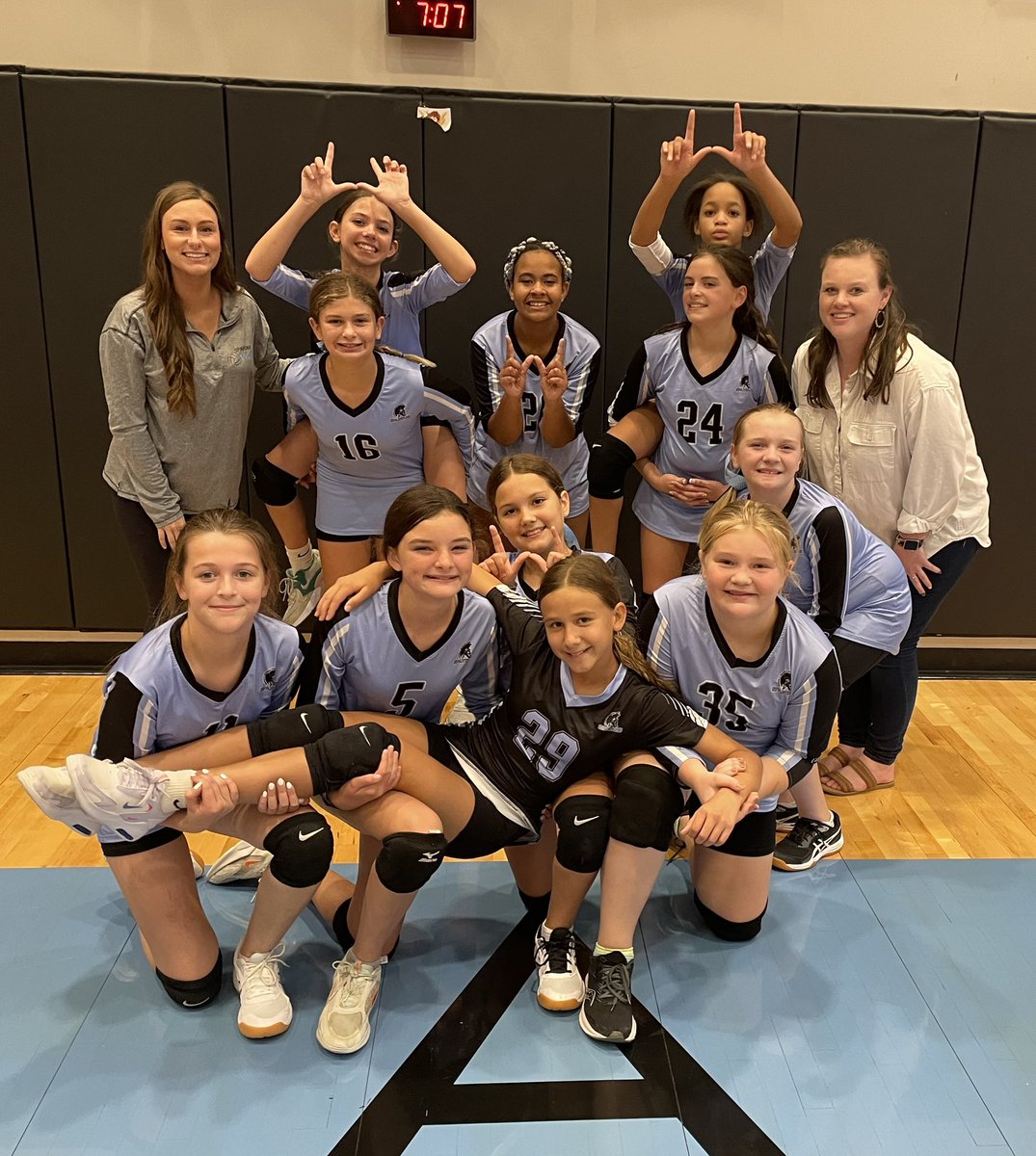 Celebrated 8th grade night with a sweep vs. East Oldham! Go Spartans! ⚔️🏐