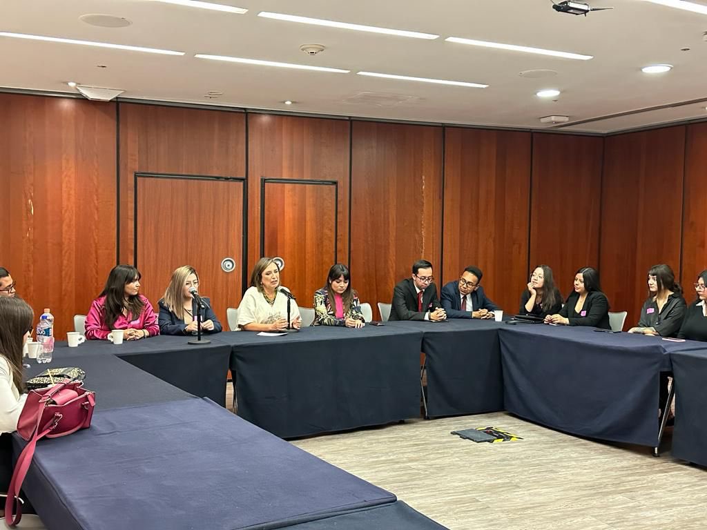 XochitlGalvez's tweet image. Lo que los jóvenes necesitan son alas para volar y cumplir sus sueños.

Que quien quiera comprarse una casa, emprender un negocio o ser deportista, pueda hacerlo.

Quiero ayudarles a lograr sus metas.🤞🏼