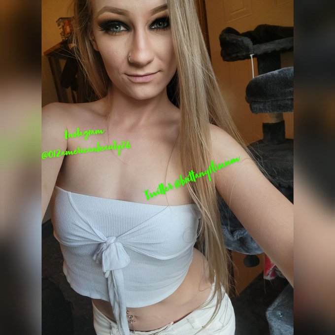 Feeling cute today 😋🥰💋 https://t.co/0hEpQsoQ4D