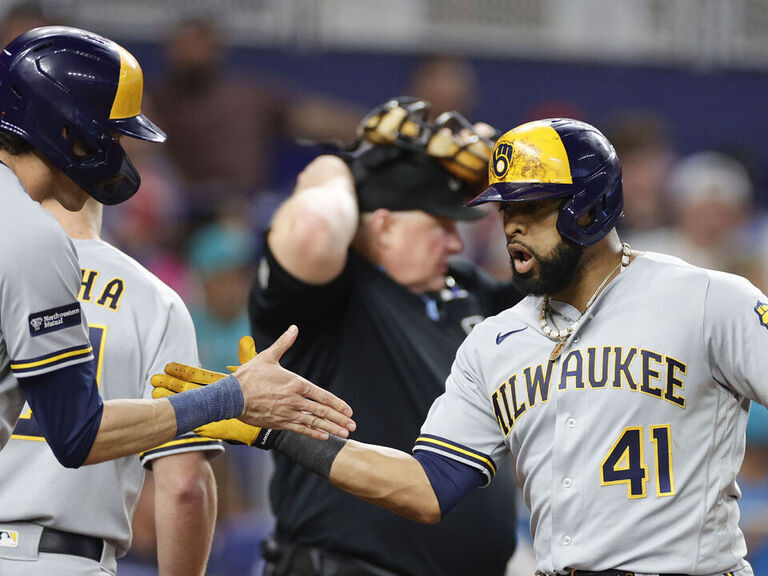 Brewers clinch NL Central title for 3rd time in 6 years thesco.re/3ZEyGuM