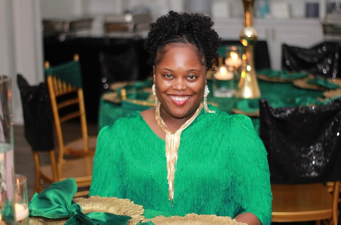 BeadingByTrevaB's tweet photo. Just a girl from North Baton Rouge (70805)
•
#neverforgetwhereyoucamefrom
#bethechangeyouwishtosee
#womeninSTEM
#womeninMicroscopy
#diversityequityinclusionbelonging
#idothisforourfuture
#STEAMbeyondOURwildestdreams
#scientistsofX
#BatonRouge 
#louisiana
#sciencecommunicator https://t.co/tY2xR4xKwc