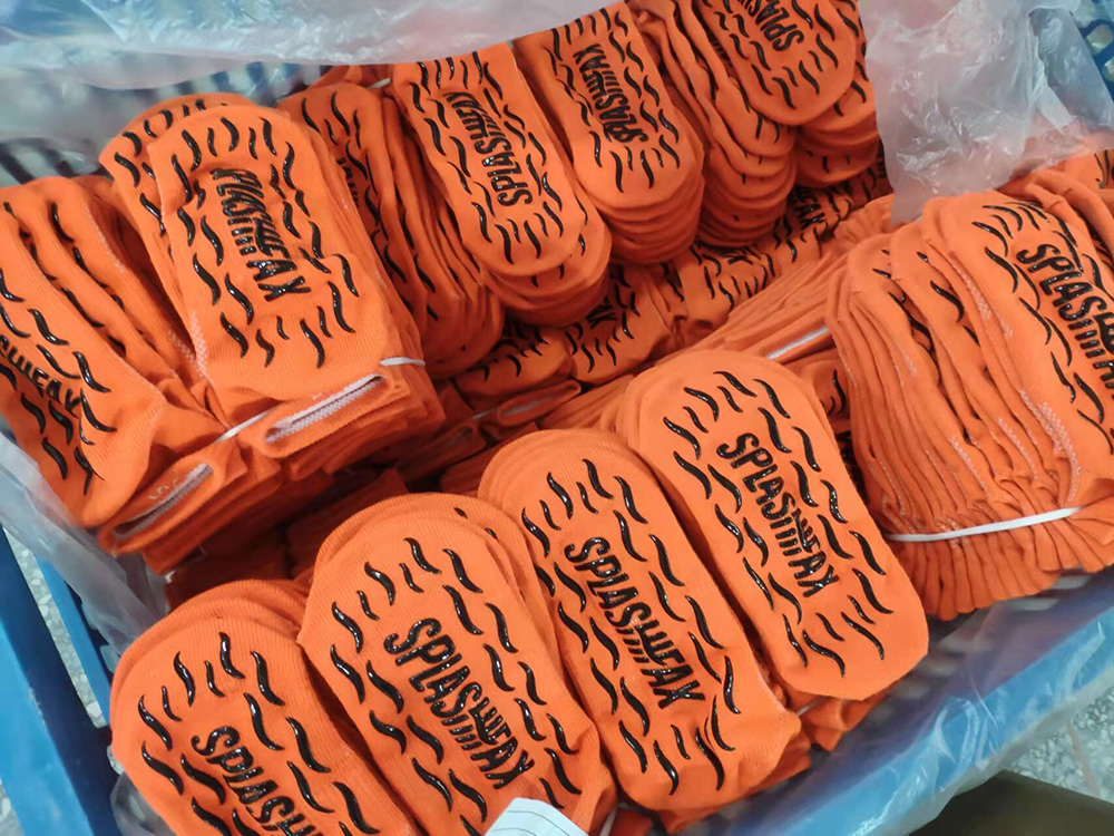 Bouncia8's tweet image. Custom Grip Socks For Aqua Park yields best-in-class performance and exceeds the most stringent quality standards. #waterinflatables