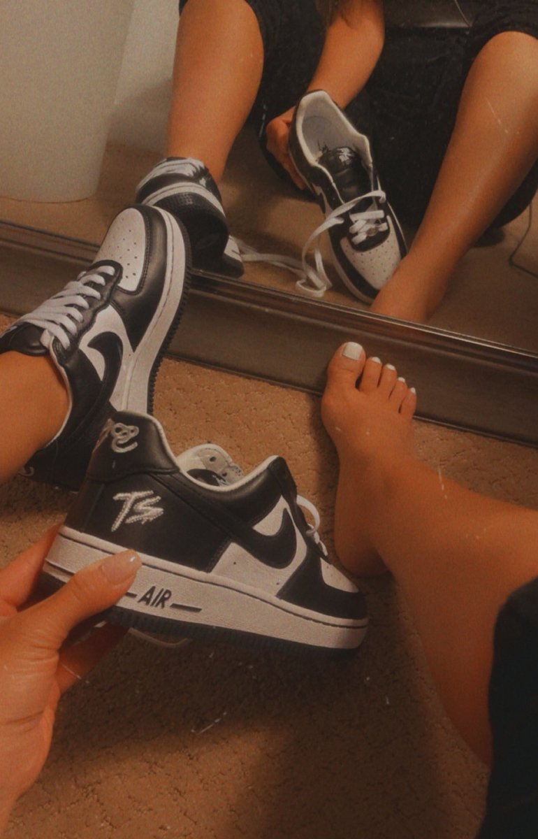 ali_kat0110's tweet image. Better than the pandas in my opinion! #terrorsquad #fatjoe #AF1