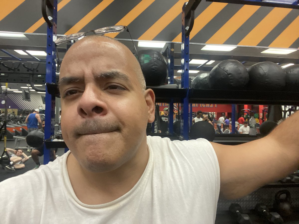 juanjeremy100's tweet photo. It’s #crunchtime #crunchgym #crunchfitness #cornerman #crunchtv #fitnessmotivation #ejercicio Cornerman Juan Jeremy Crunch Fitness (Greenpoint) Crunch Fitness @CrunchGym #crunchgreenpoint https://t.co/HEz5ZWvGDE