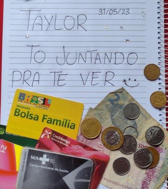 os swifties juntando dinheiro p ver a taylor no cinema