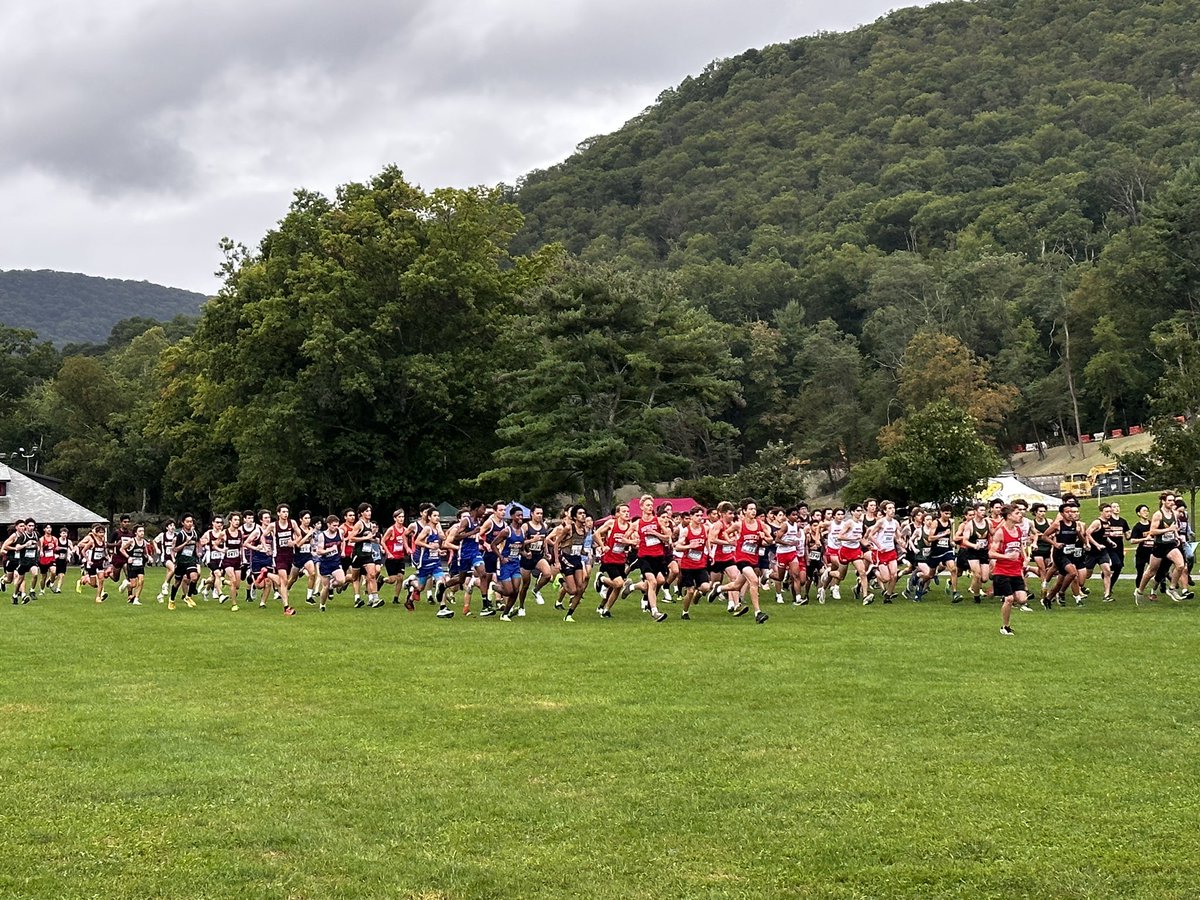 HHS_Husky_XC's tweet photo. Great stuff has been happening with HXC this year!
Medals, quad meet wins, PRs and fun times!
#
@htown_huskies https://t.co/hVmKp1TrkE