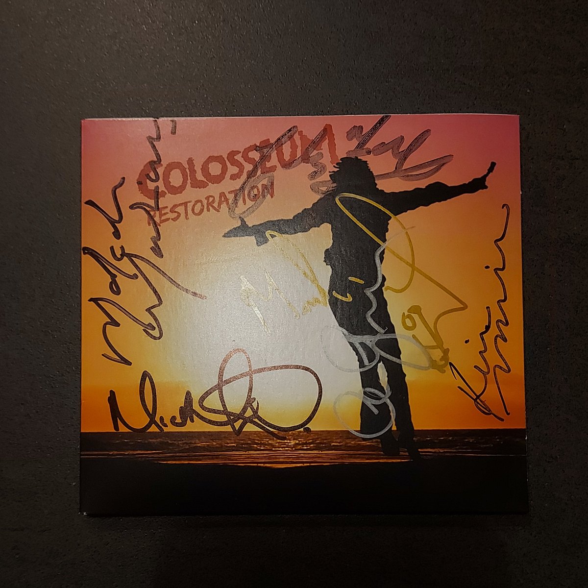 _nikha_'s tweet photo. Bilder vom zweiten Colosseum-Konzert in zwei Jahren und es war wieder genial! Einige Höhepunkte, zB. "Valentyne Suite" und "Theme from an Imaginary Western". Chris Farlowe immer noch mit fantastischer Stimme und auch der Rest der Band in top Form. https://t.co/WRmAsmtf0b