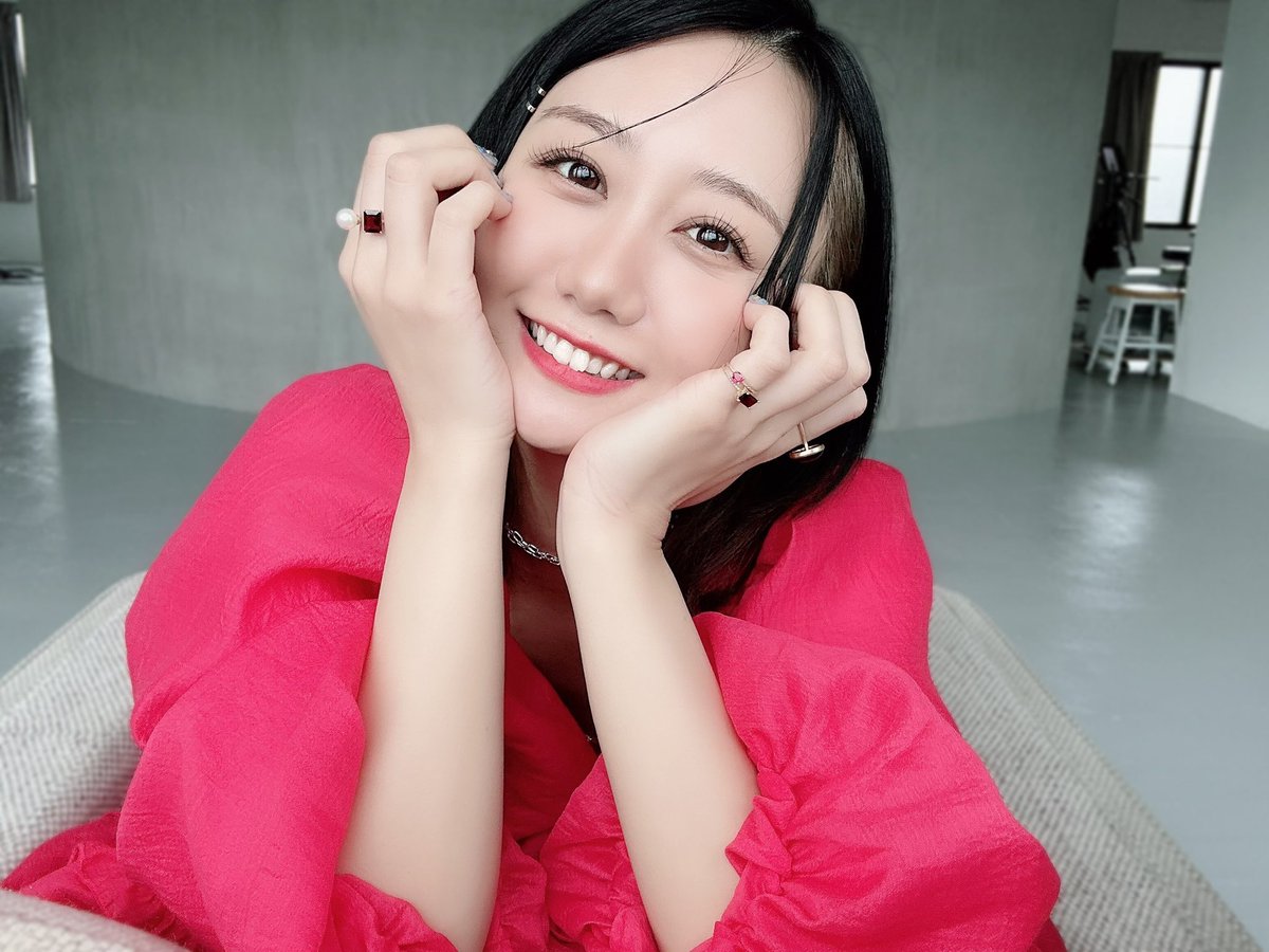 kou_34_maru's tweet photo. おは奈和ちゃん9/27
#なおパレ にて
1stライブ #Moonlightparade の
生写真は9/29 23:59まで
ビジュアルポストカードは
9/30 23:59まで
どちらもお早めに!
https://t.co/0lY20MzqBT
今日も皆笑顔で過ごせますように😆
#古畑奈和 https://t.co/azGVRdbATb