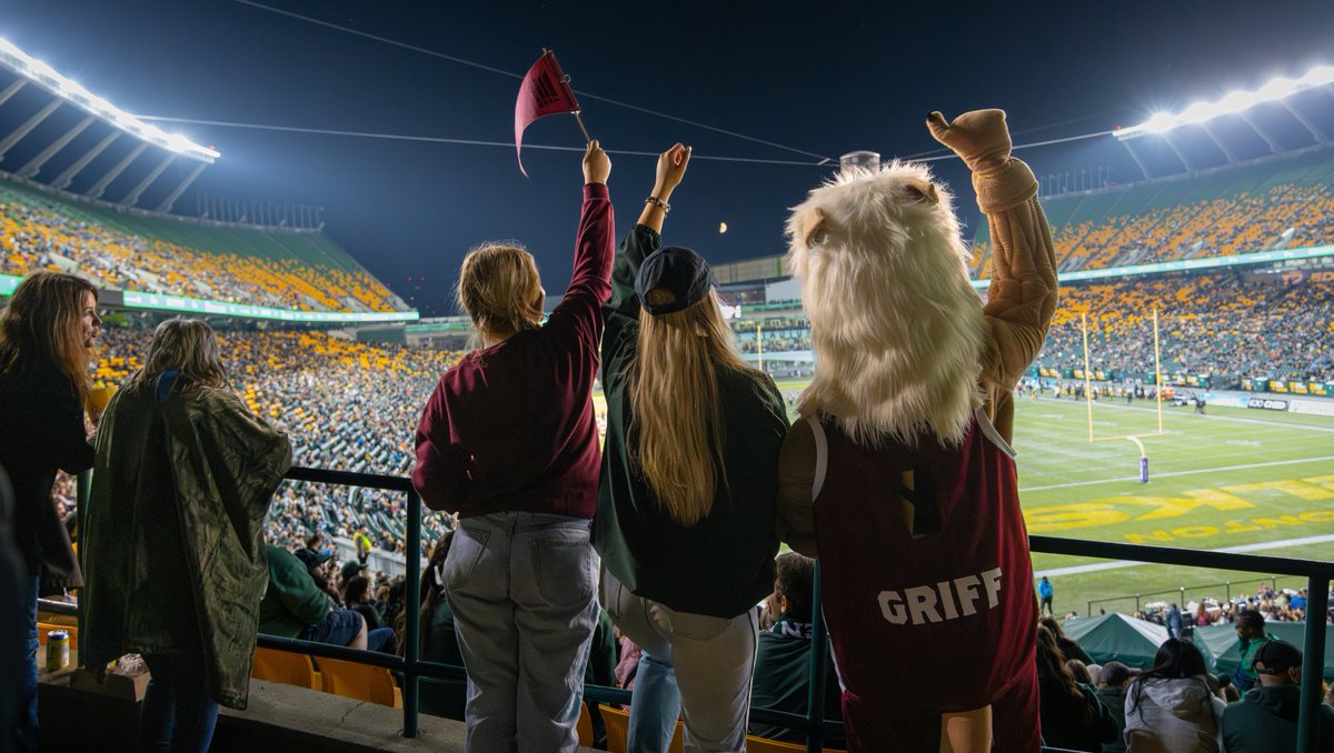 SAMacEwan's tweet photo. CAMPUS CLASH RECAP

We had the most epic time at Campus Clash! Over 3,000 university students showed up to Commonwealth Stadium to cheer on The Elks and rep school colours. 

#samacewan #students #edmontonelks  #macewa #yeg #yegdt https://t.co/CK2J4X9ucQ