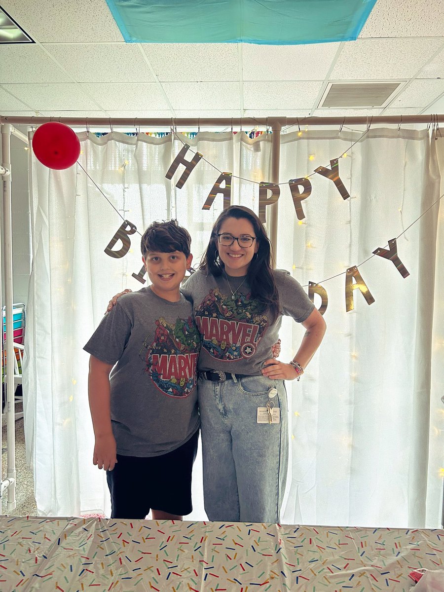 FosterKindness's tweet photo. three years of twinning in our favorite shirt 🥰 https://t.co/mkDAigjITo