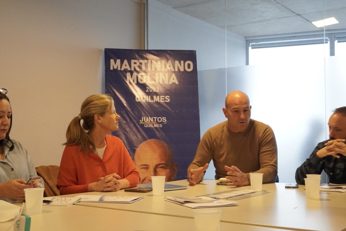 CynthiaHotton's tweet photo. Gracias @YoSoyMartiniano, siempre es un gusto dialogar con vos. Gracias por recibirnos junto a nuestros referentes territoriales de @ValoresOficial, Veronica Rea y Jose Luis Ordoñez, y @danydipaolo, presidente del partido en PBA. Sabemos de tu compromiso por cambiar la realidad de los quilmeños, por eso, junto a nuestro equipo te apoyamos para que seas el próximo intendente de Quilmes.
