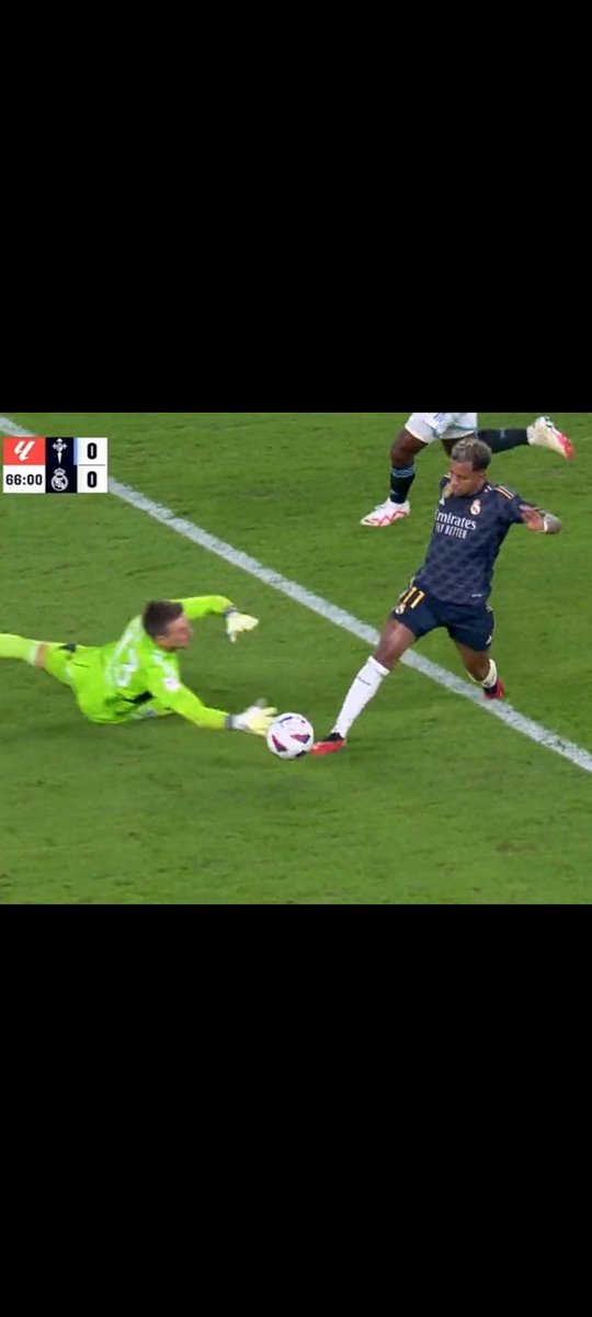 madridblaugrana's tweet photo. Barça  NO PENALTY

Real Madrid PENALTY

CONTRA TODO Y CONTRA TODOS https://t.co/0KjLZ2o0uu