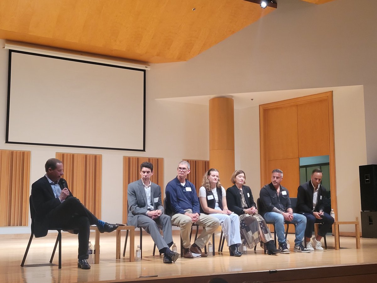 Only 1 in 4 Americans say they understand AI. 40% of companies are going to increase their investments in AI.  People are just starting to explore what AI can do to process <a href="/PRSADetroit/">PRSA Detroit</a> AI ethics panel #prsadetroit