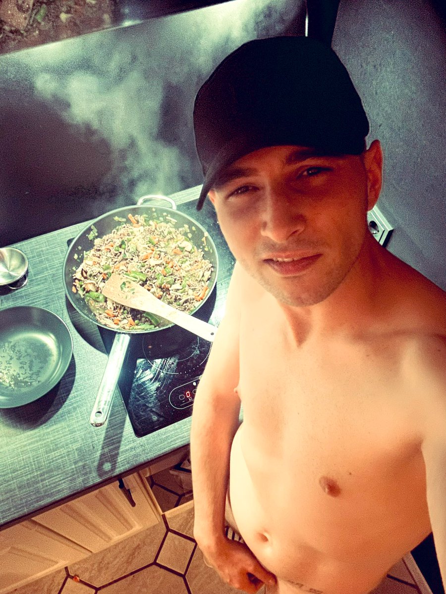Who helps with cooking?😋

Report wenn du helfen willst 😏

#gay #gayman #gayboy #geygerman
#geygermantwink #gaytwink #gaycgn  #gaynaked